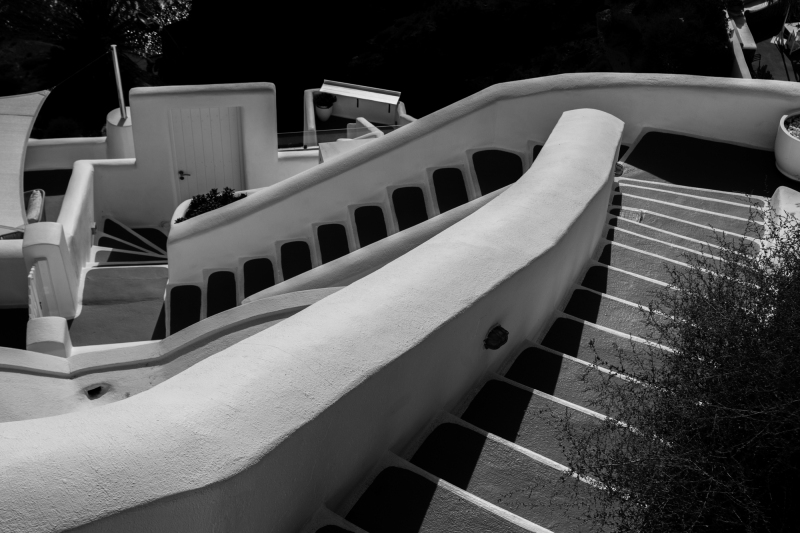 greece-santorini-stairs-b&w-1