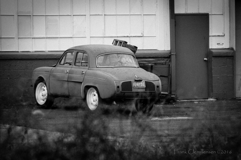 old-car-b&w-retro-1